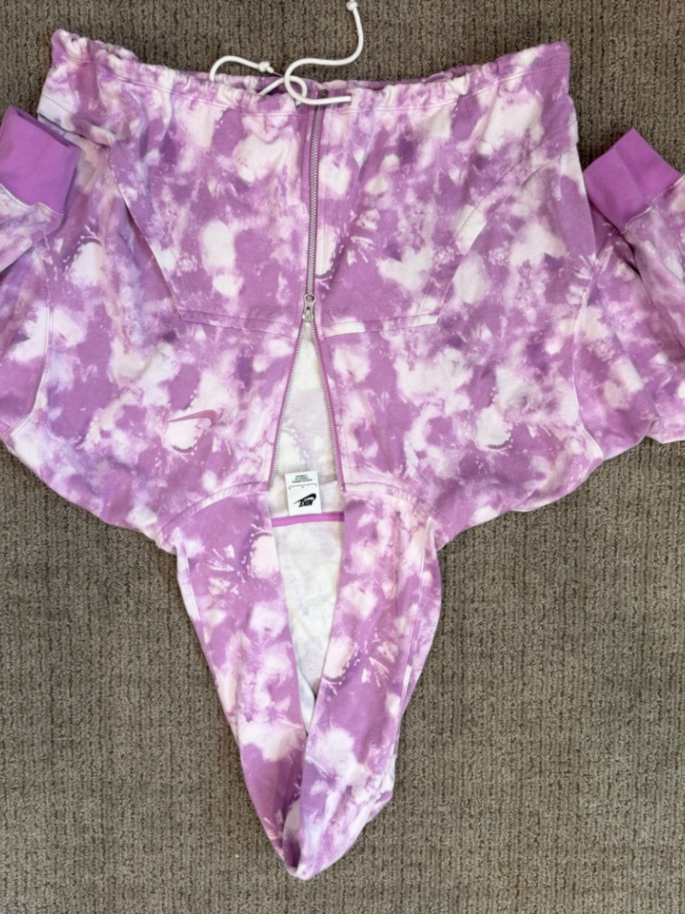 Women’s Nike size large zip up hoodie - Picture 2 of 3